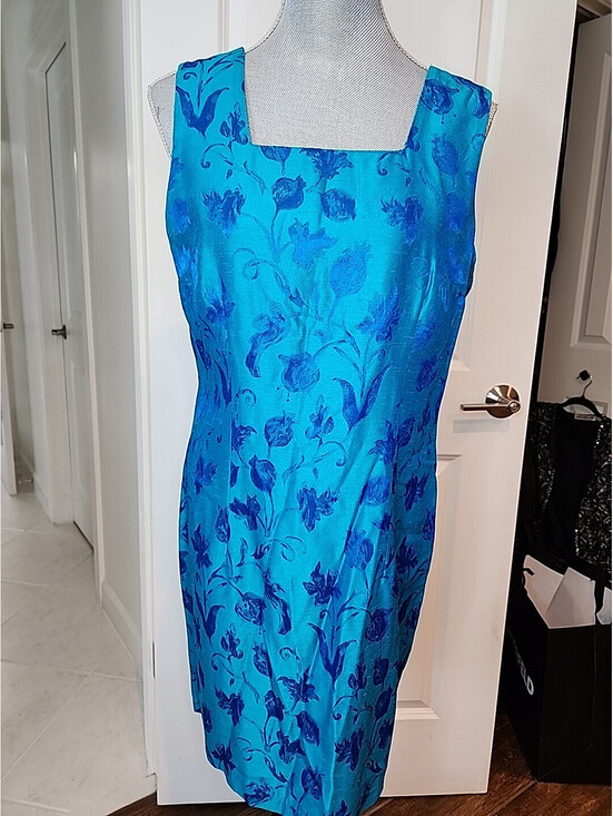 Molly Malloy Dresses & Skirts - Molly Malloy Cocktail Dress Women's 12 Blue Floral Shift Midi Classic Classy